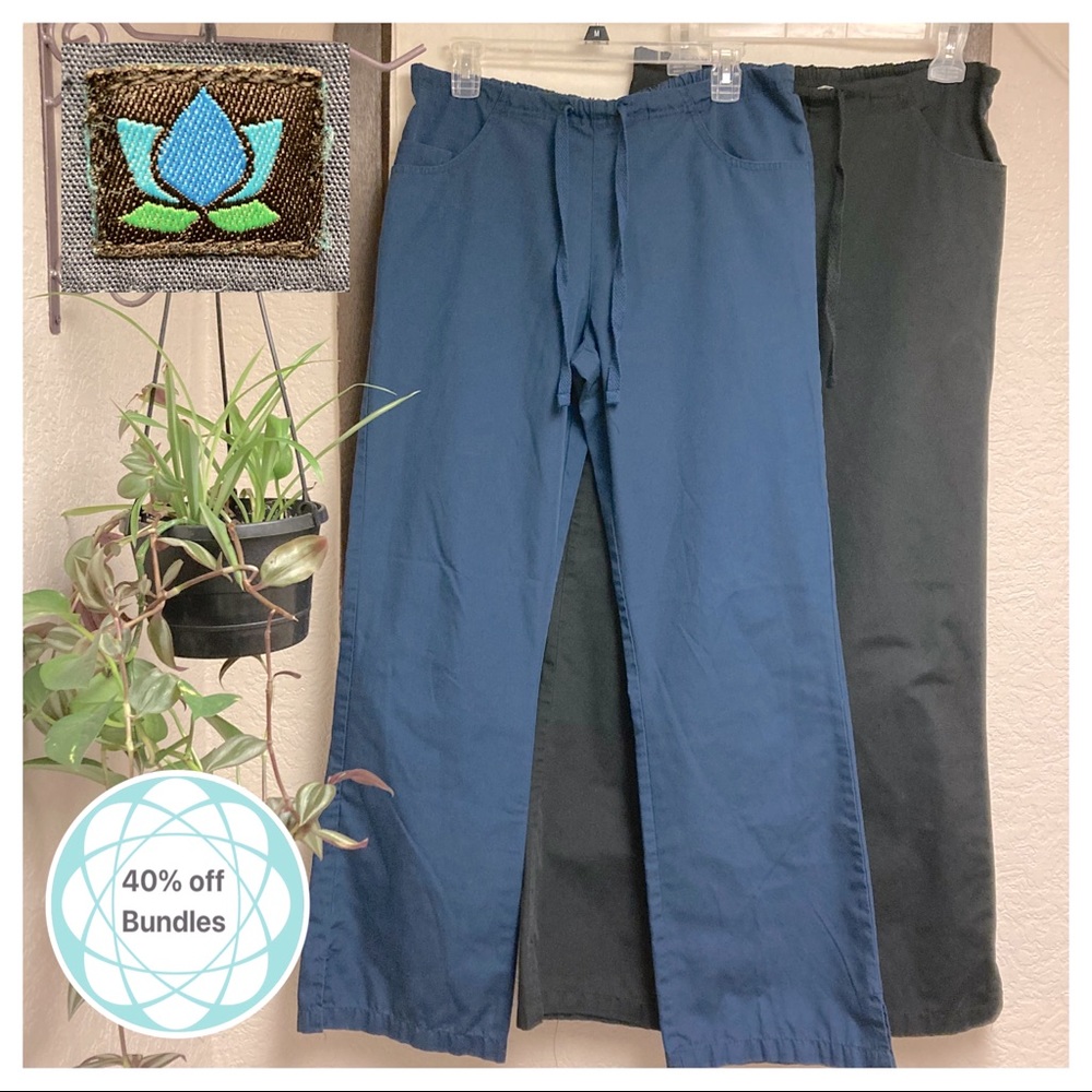👛 2 pair scrub pants by maevn. Women’s, likely Med Tall, 32” inseam. Navy&black